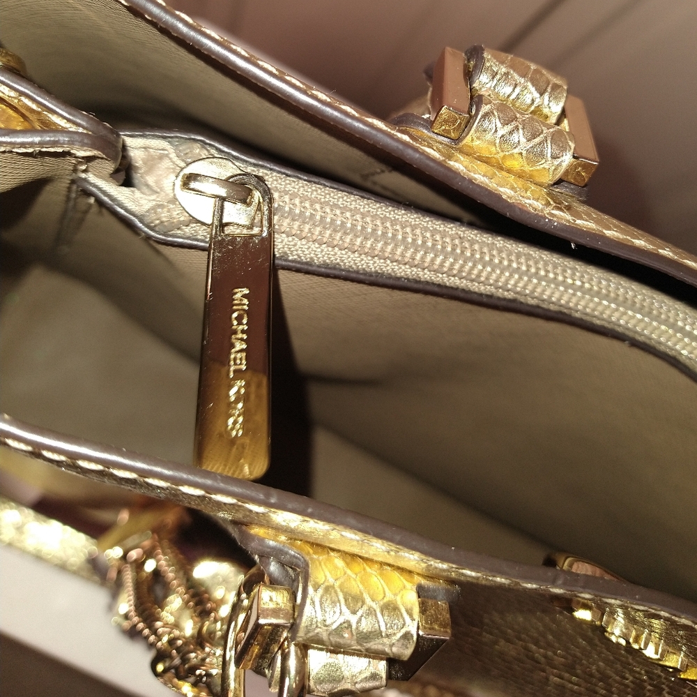 Michael Kors Gold Tote Bag - Picture 13 of 16